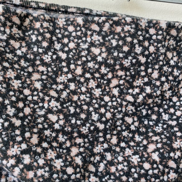 Brandy Melville Floral Bandeau Crop Top - Picture 2 of 5